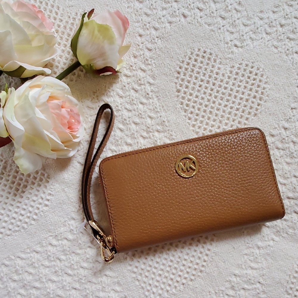 MICHAEL KORS wallet